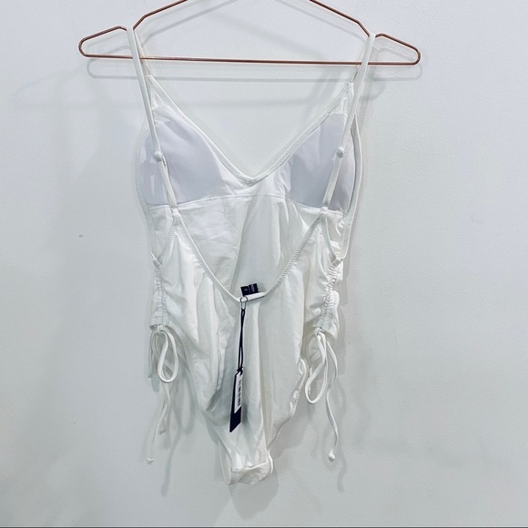 NEW Kendall & Kylie white one piece - Picture 4 of 9